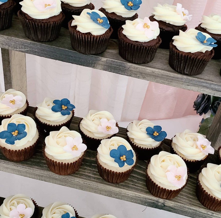 Navy and Pink Wedding Cupcakes